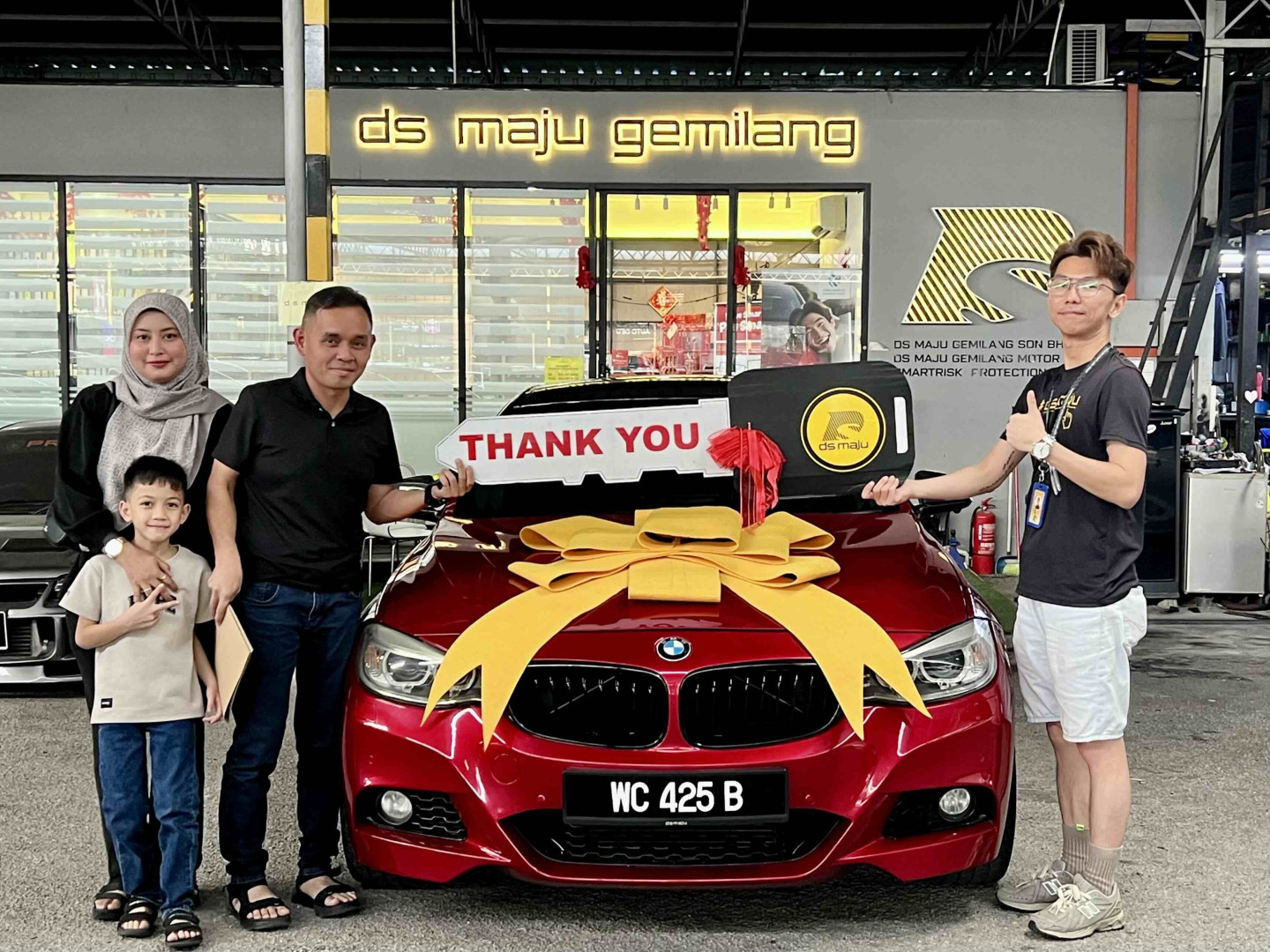 BMW 328i GT : KC Chin is good car dealer...very recommended...senang sangat berurusan...condition kereta pun sangat cantik....next time boleh cari dia lagi...dekat ds maju ni pun byk pilihan kereta