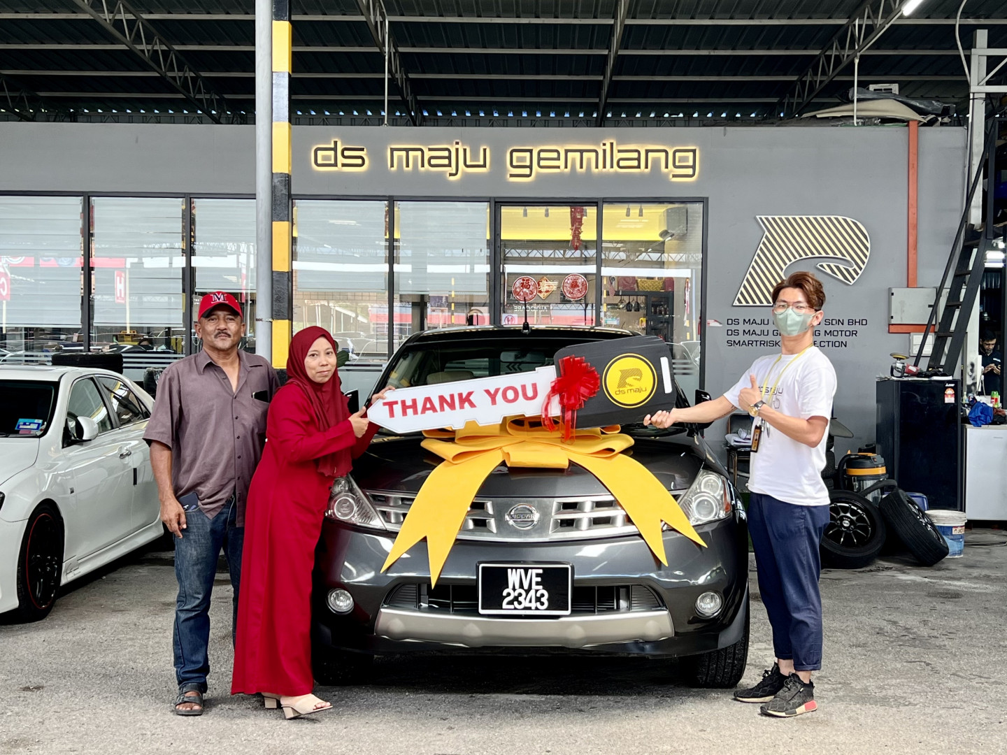 Nissan Murano : Tq k.c, servis tiptop smlm beli hari dh boleh ambil kereta. Sangat rekmen. Siapa yg nk beli kereta boleh dtg ke DS Maju gemilang motor.