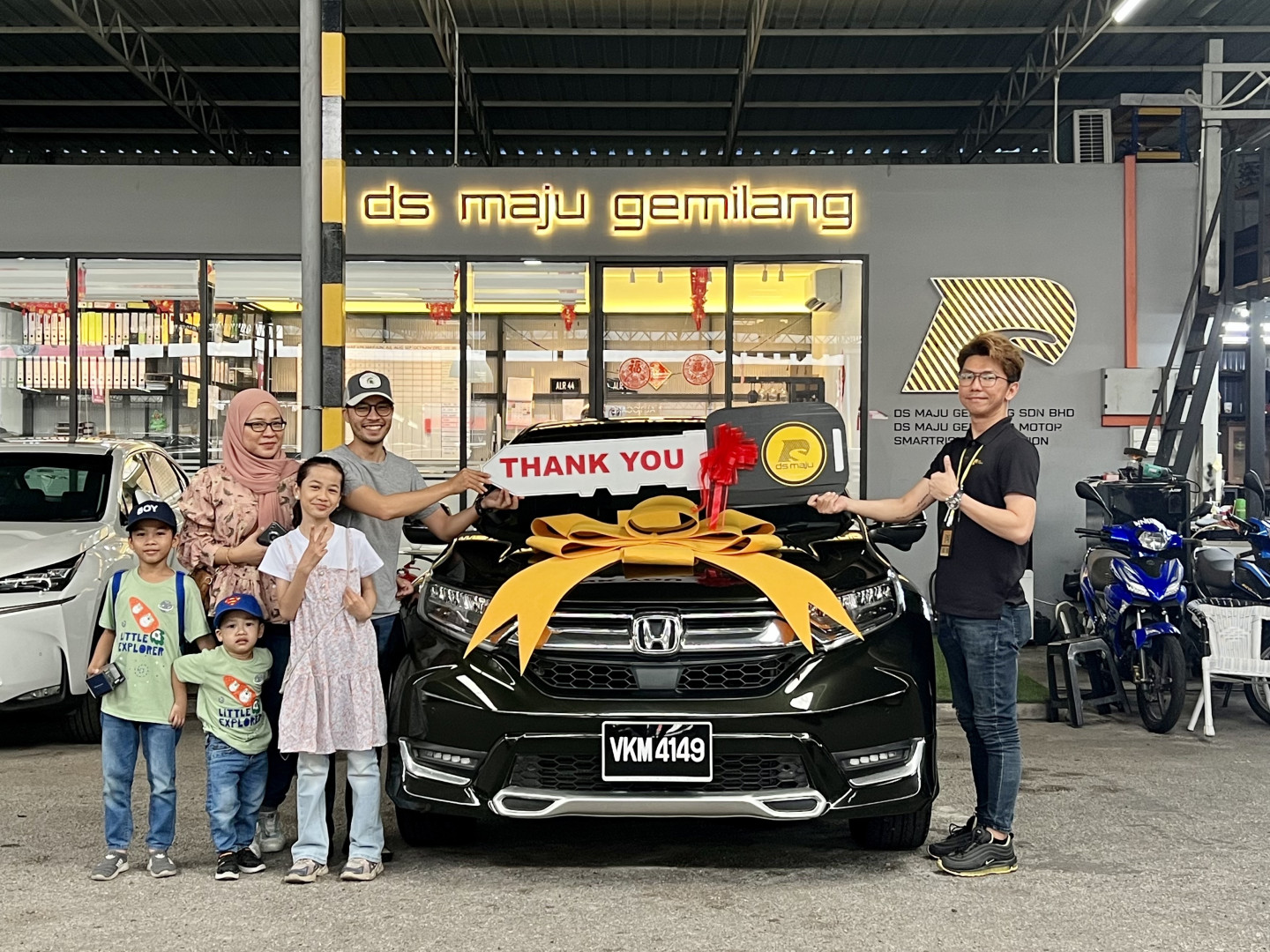 Honda CR-V : My very first time dealing with this DS Maju Gemilang Motor..Sallesman KC Chin sangat friendly and easy dealing.