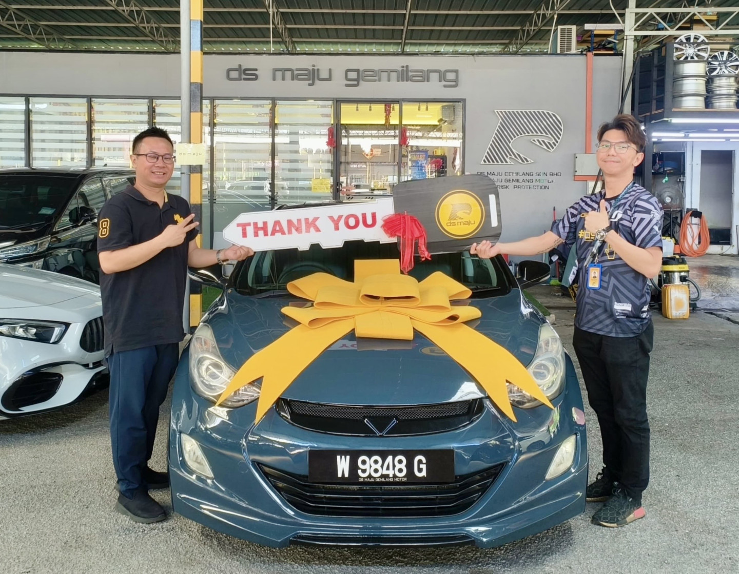Hyundai Elantra : Salesman K.C. very kind and patient, assist me throughout my Hyundai Elantra purchase. Shout out to DS MAJU !!!