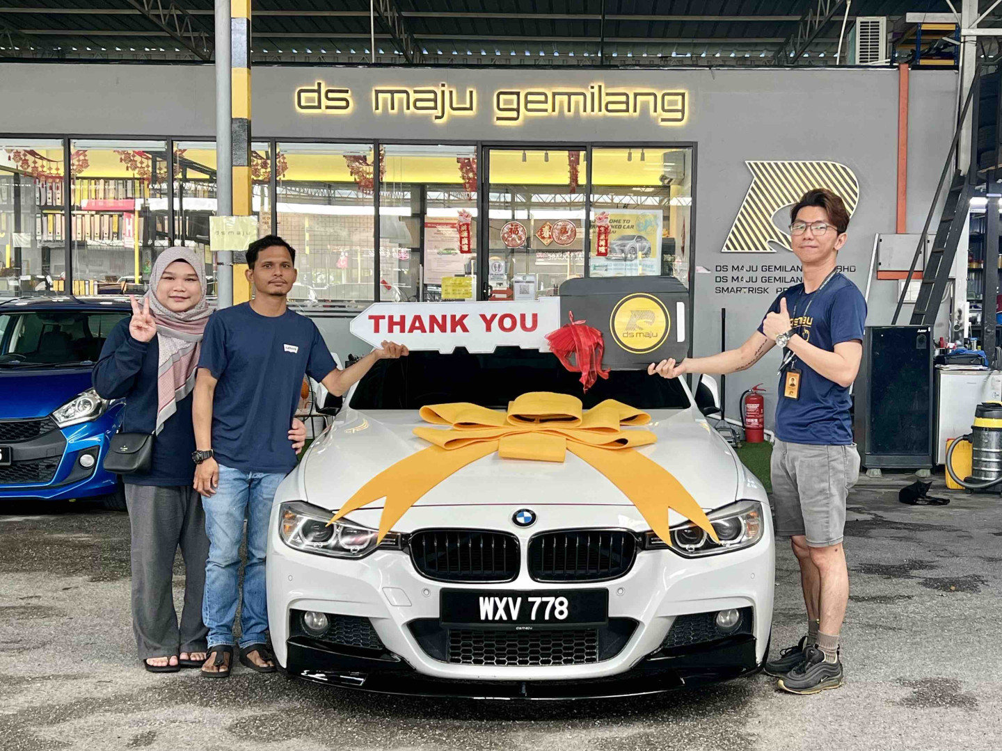 BMW 328i : Highly recommended! Fast respond and good services with KC Chin. Really helpful fellow if you need his assistance. No doubt if you dealing with this guy.