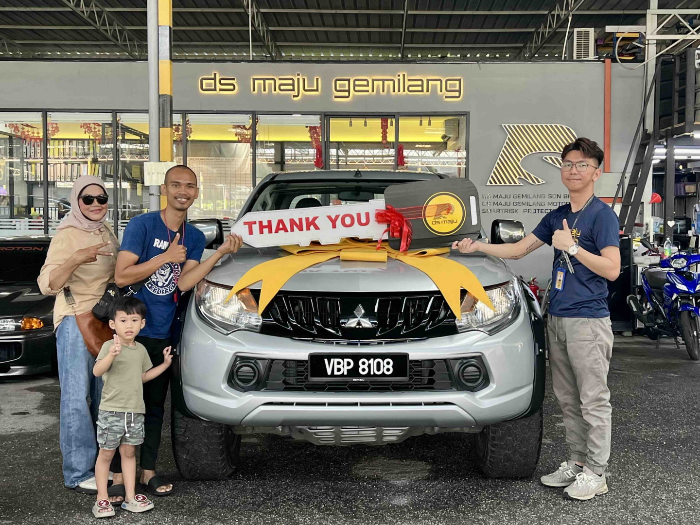 Mitsubishi Triton : Trusted company and salesman KC