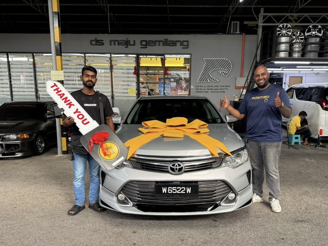 Toyota Camry : Mr. Paul was good at assisting and explained well about the car , and finally received a call from Mr Paul regarding to collect the car, best service